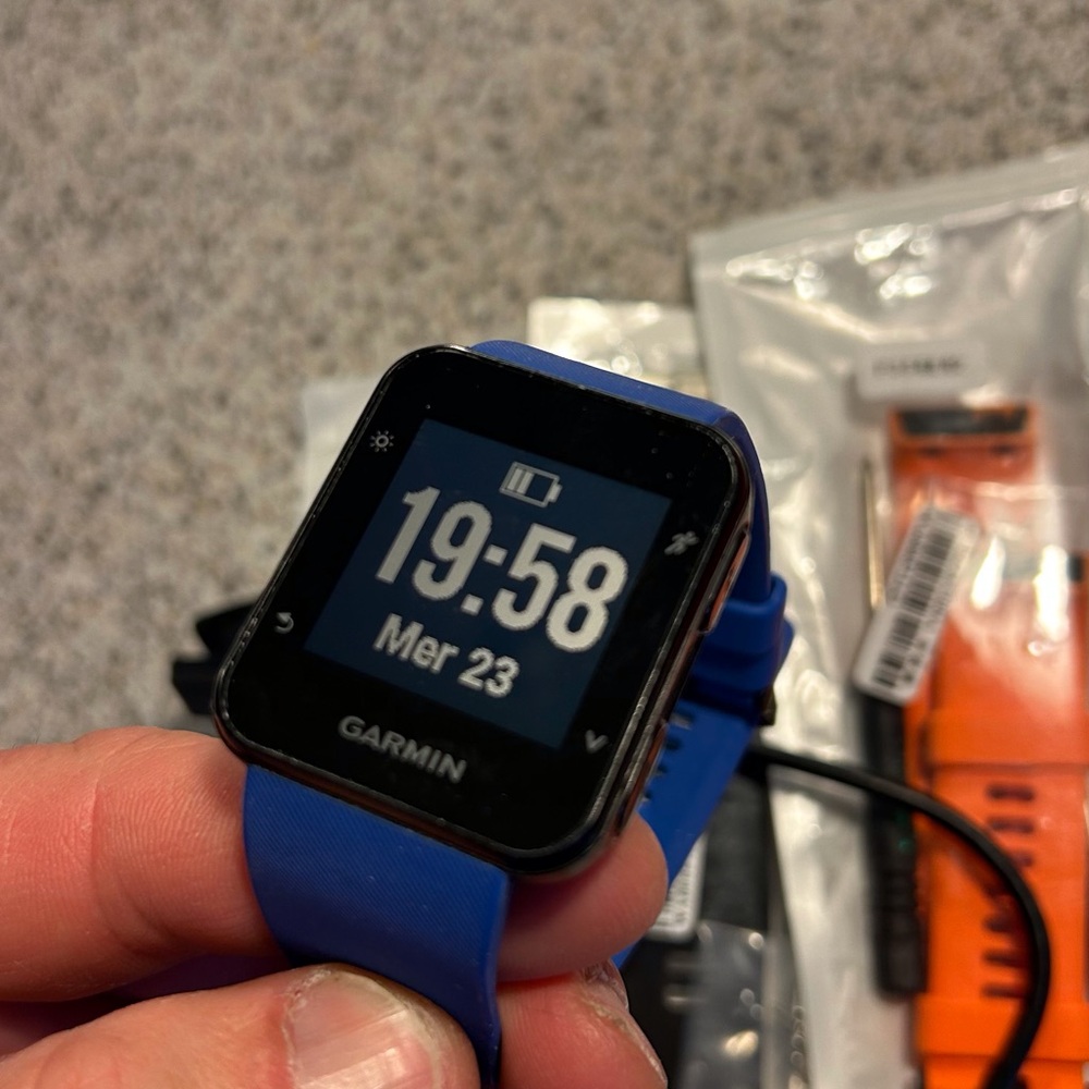 Garmin Blue Garmin GPS Forerunner 35 Smartwatch